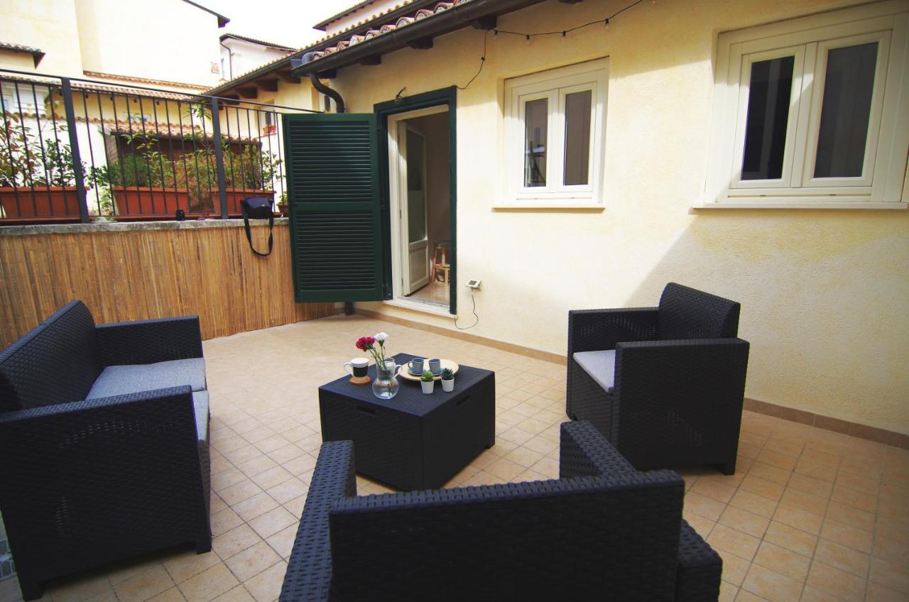 Cozy House Con Corte Privata In Centro Storico Aq LʼAquila Eksteriør bilde